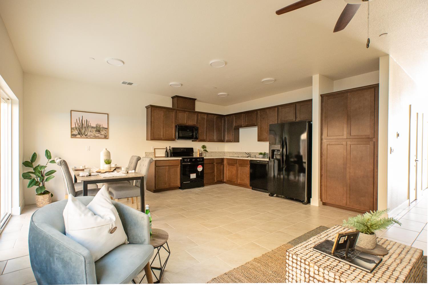 Detail Gallery Image 1 of 20 For 908 N. Olive Ave #900,  Turlock,  CA 95380 - 3 Beds | 2/1 Baths