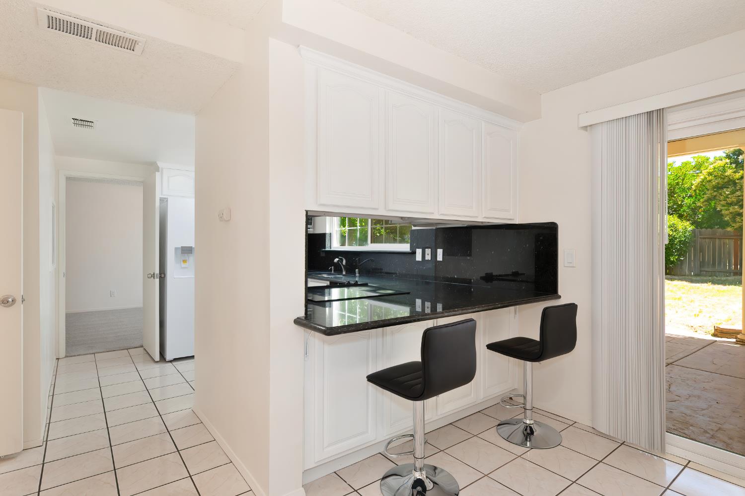 Detail Gallery Image 15 of 34 For 3017 Nikol, Sacramento,  CA 95826 - 4 Beds | 2/1 Baths