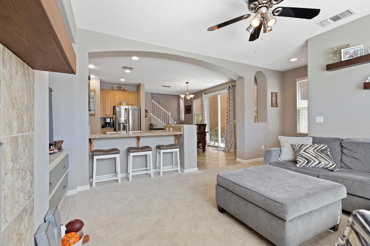 Detail Gallery Image 6 of 33 For 2816 Hawaiian Petrel Ave, Modesto,  CA 95355 - 3 Beds | 2/1 Baths