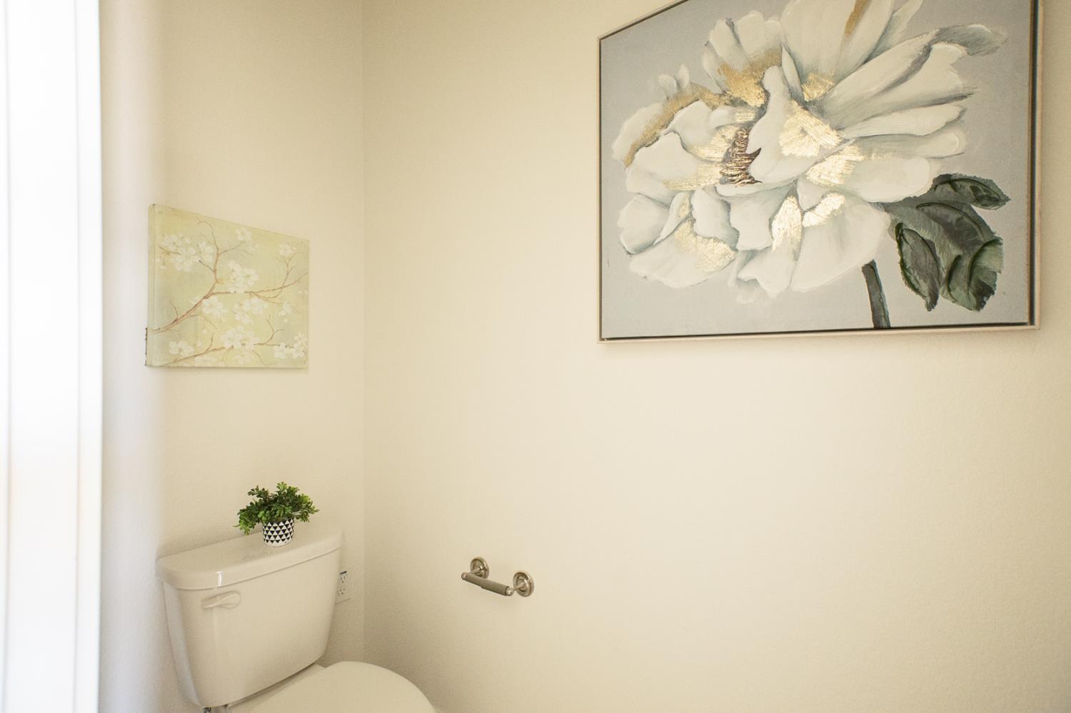 Detail Gallery Image 4 of 20 For 908 N. Olive Ave #900,  Turlock,  CA 95380 - 3 Beds | 2/1 Baths