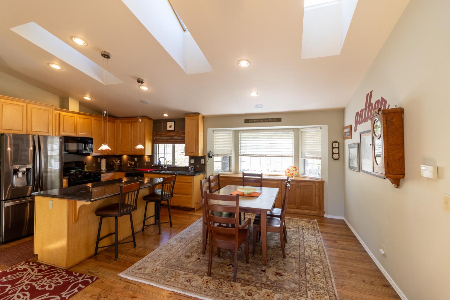 Detail Gallery Image 11 of 66 For 18069 Norlene Way, Grass Valley,  CA 95949 - 3 Beds | 3 Baths