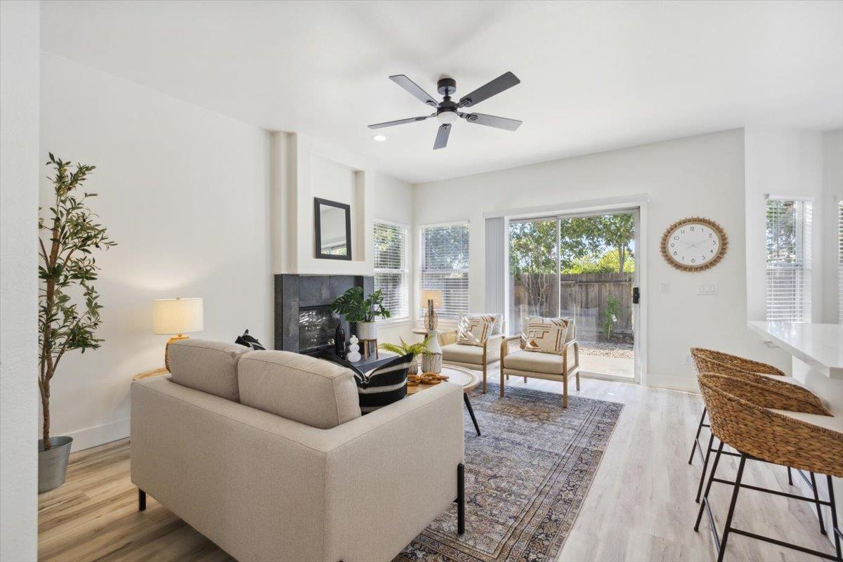 Detail Gallery Image 7 of 31 For 6312 Emerald Dr, Rocklin,  CA 95677 - 3 Beds | 3 Baths