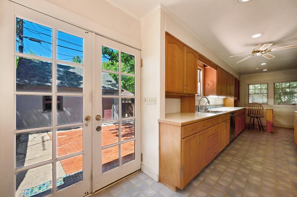 Detail Gallery Image 28 of 42 For 2665 3rd Ave, Sacramento,  CA 95818 - 2 Beds | 1 Baths