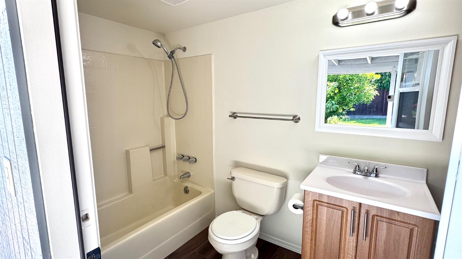 Detail Gallery Image 28 of 47 For 7166 Arutas Dr, North Highlands,  CA 95660 - 3 Beds | 2 Baths