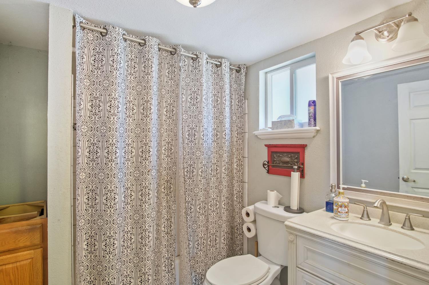 Detail Gallery Image 16 of 45 For 700 N Montana Ave, Turlock,  CA 95380 - 2 Beds | 1 Baths