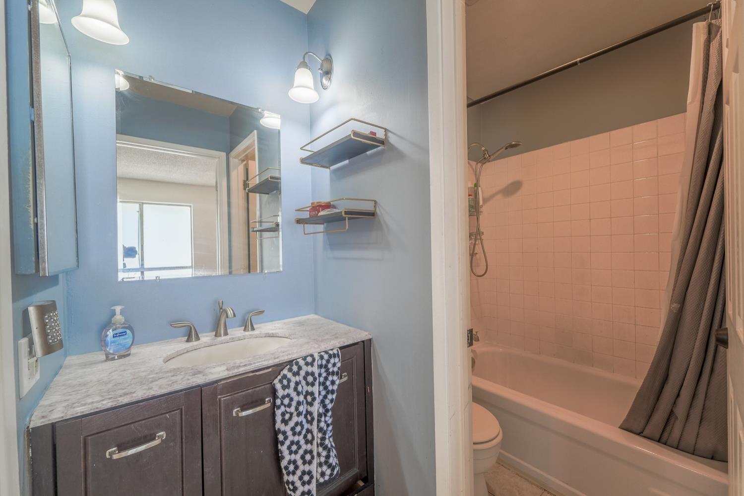 Detail Gallery Image 21 of 31 For 1036 Oak Grove Rd #86,  Concord,  CA 94518 - 1 Beds | 1 Baths