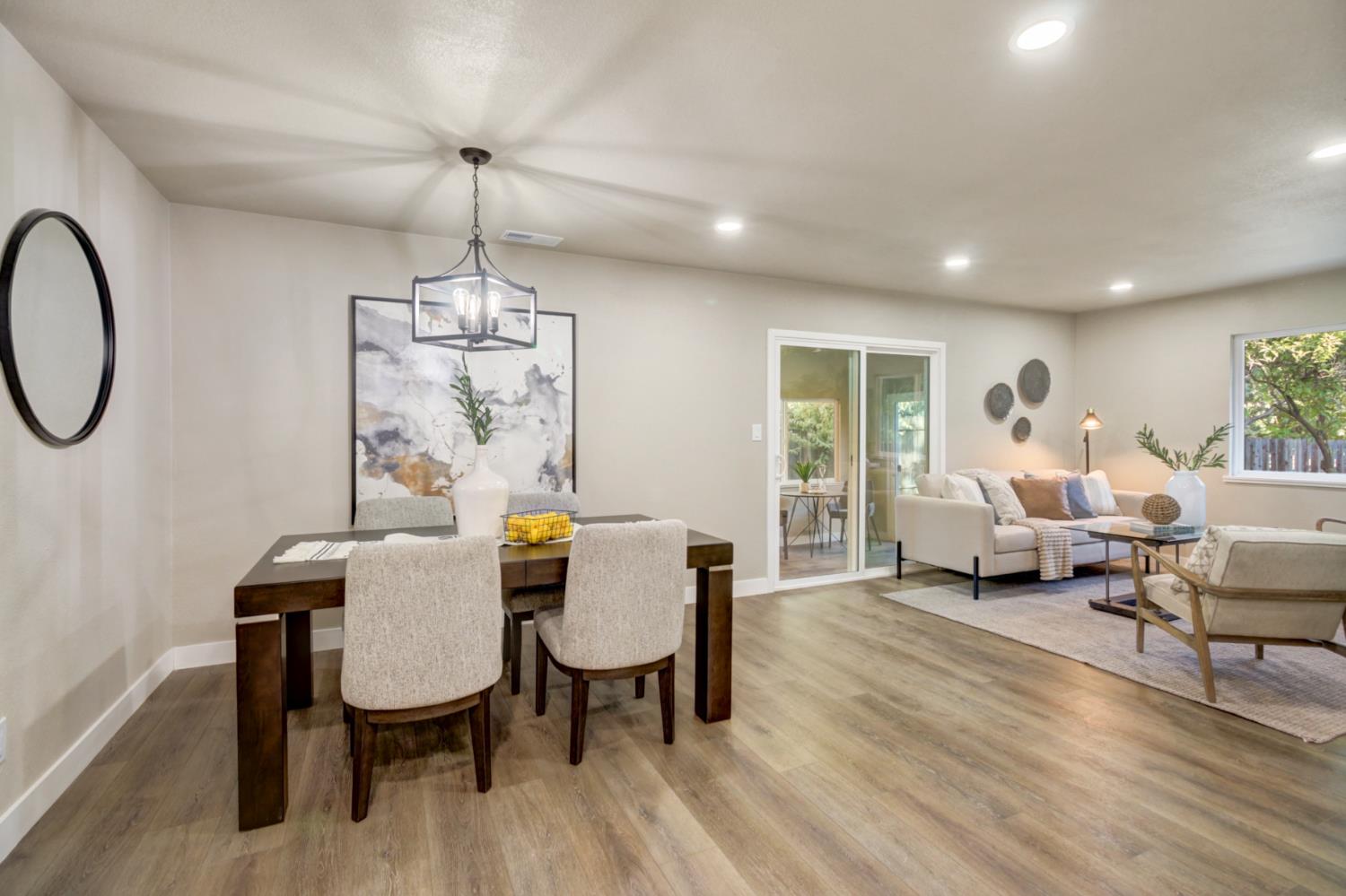 Detail Gallery Image 14 of 45 For 5512 Vahalla Dr, Carmichael,  CA 95608 - 3 Beds | 2 Baths