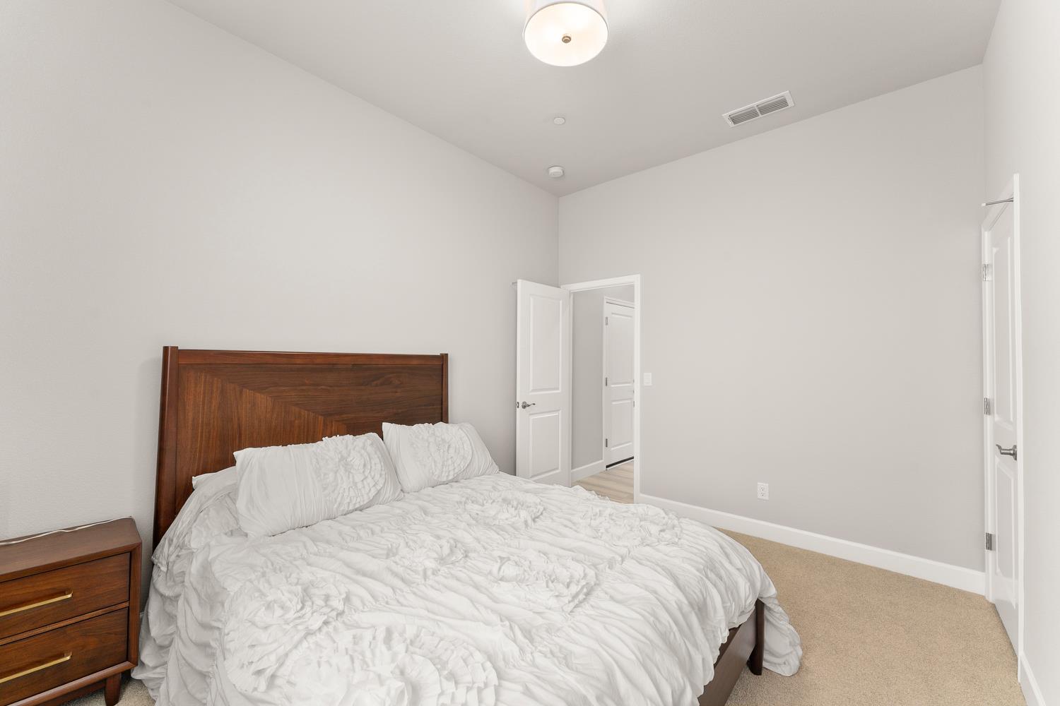 Detail Gallery Image 23 of 56 For 7049 Lakehaven Dr, Roseville,  CA 95747 - 3 Beds | 3 Baths