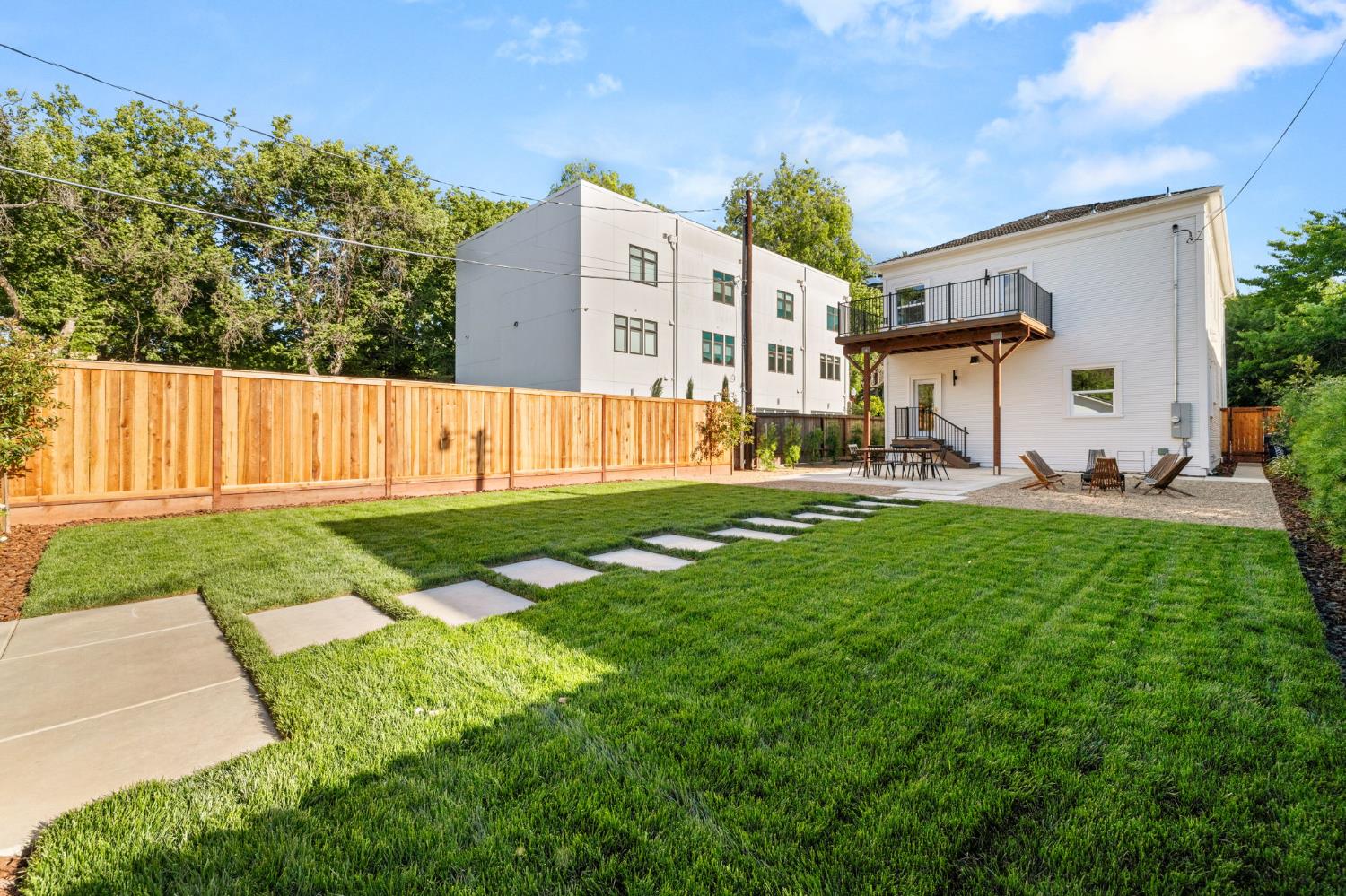 Detail Gallery Image 62 of 73 For 1421 T St, Sacramento,  CA 95811 - 4 Beds | 3 Baths