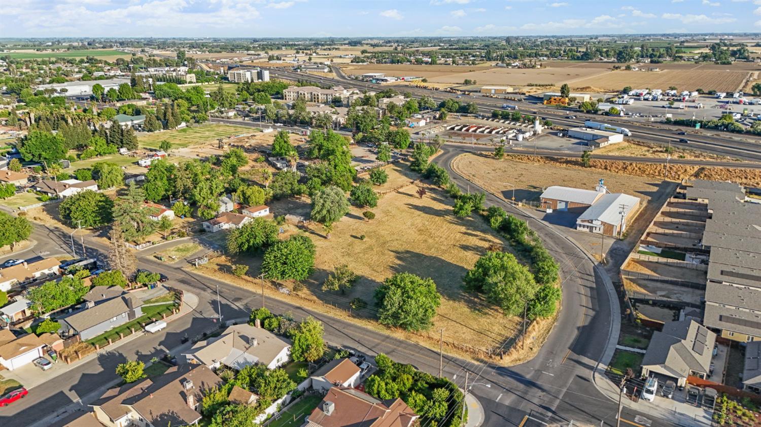 Detail Gallery Image 31 of 45 For 700 N Montana Ave, Turlock,  CA 95380 - 2 Beds | 1 Baths