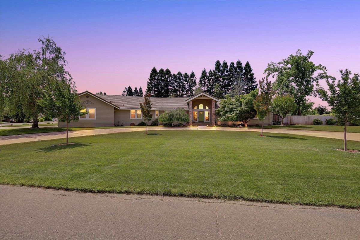 Detail Gallery Image 2 of 62 For 614 Saddleback Dr, Marysville,  CA 95901 - 3 Beds | 2/1 Baths