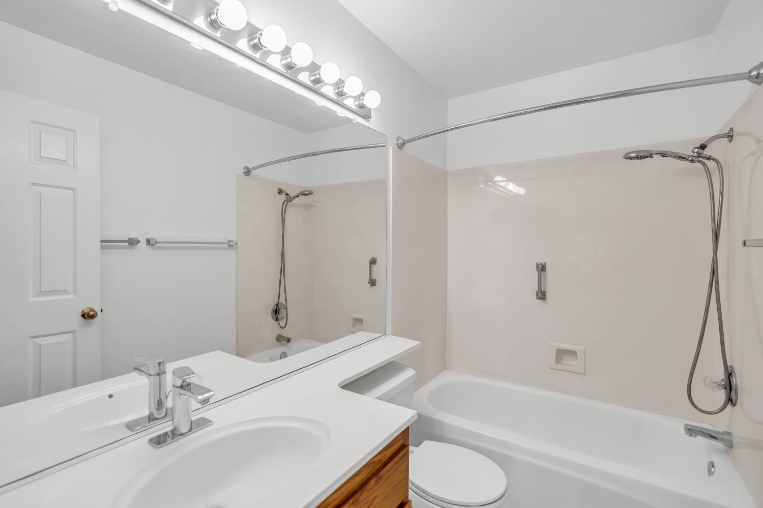 Detail Gallery Image 19 of 35 For 8825 Kepler Ct., Elk Grove,  CA 95758 - 2 Beds | 2 Baths