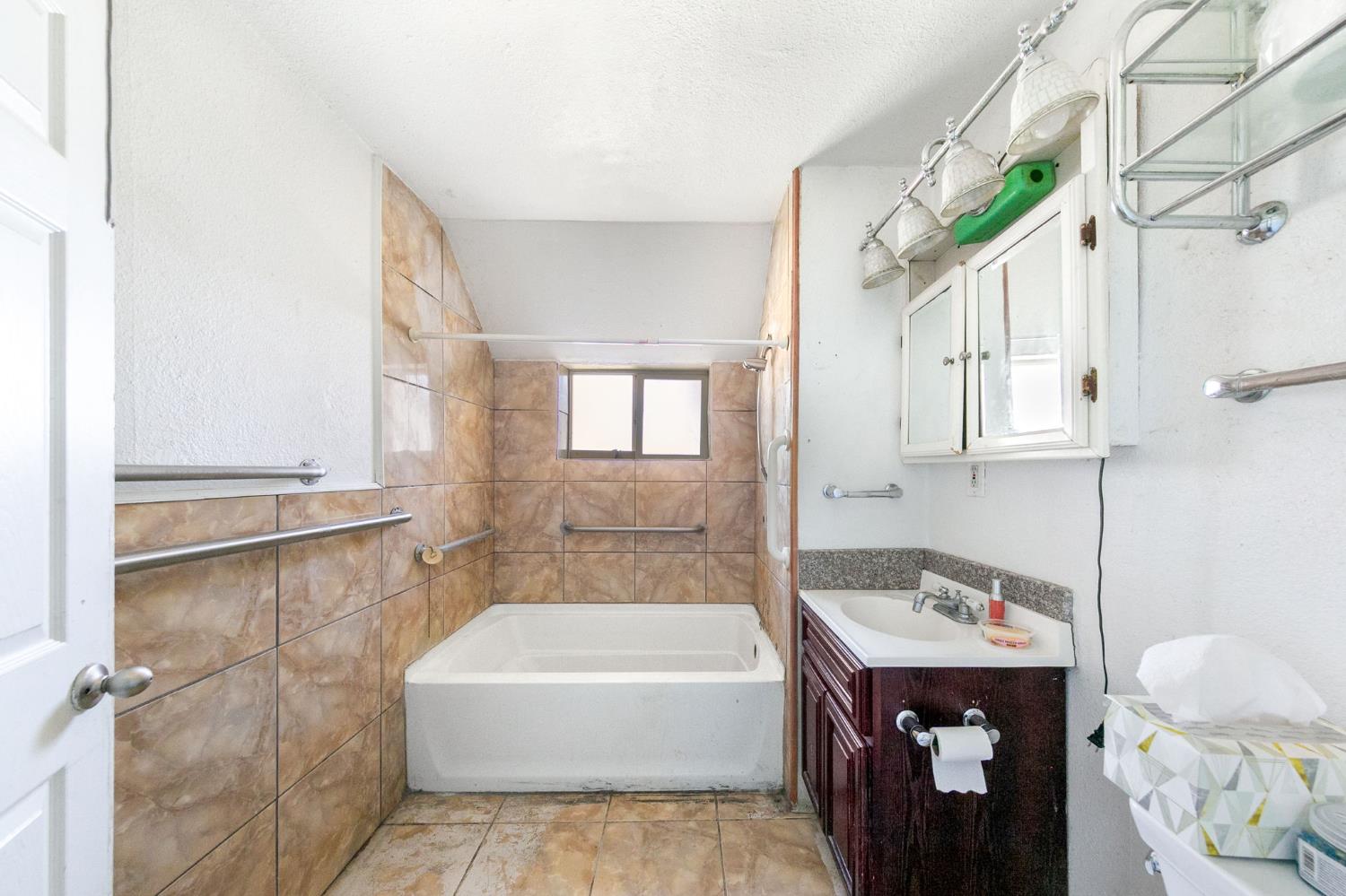 Detail Gallery Image 28 of 48 For 8691 E Stockton Blvd, Elk Grove,  CA 95624 - 3 Beds | 2 Baths