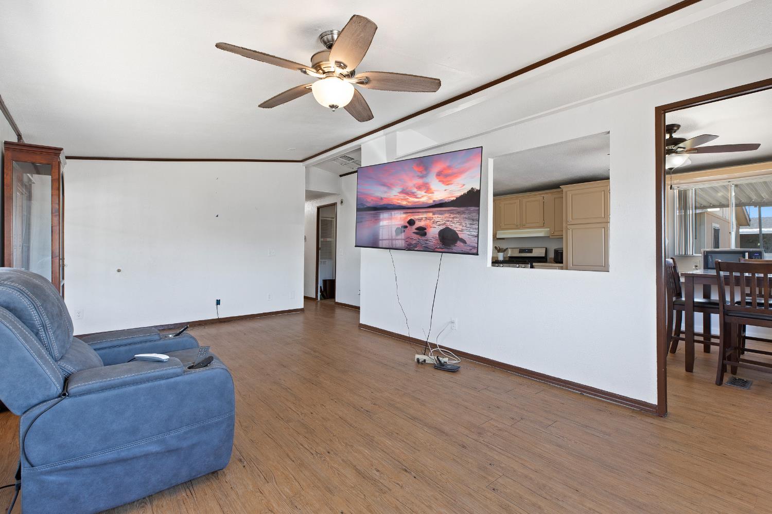 Detail Gallery Image 7 of 30 For 1517 Panthers Lane, Modesto,  CA 95355 - 3 Beds | 2 Baths