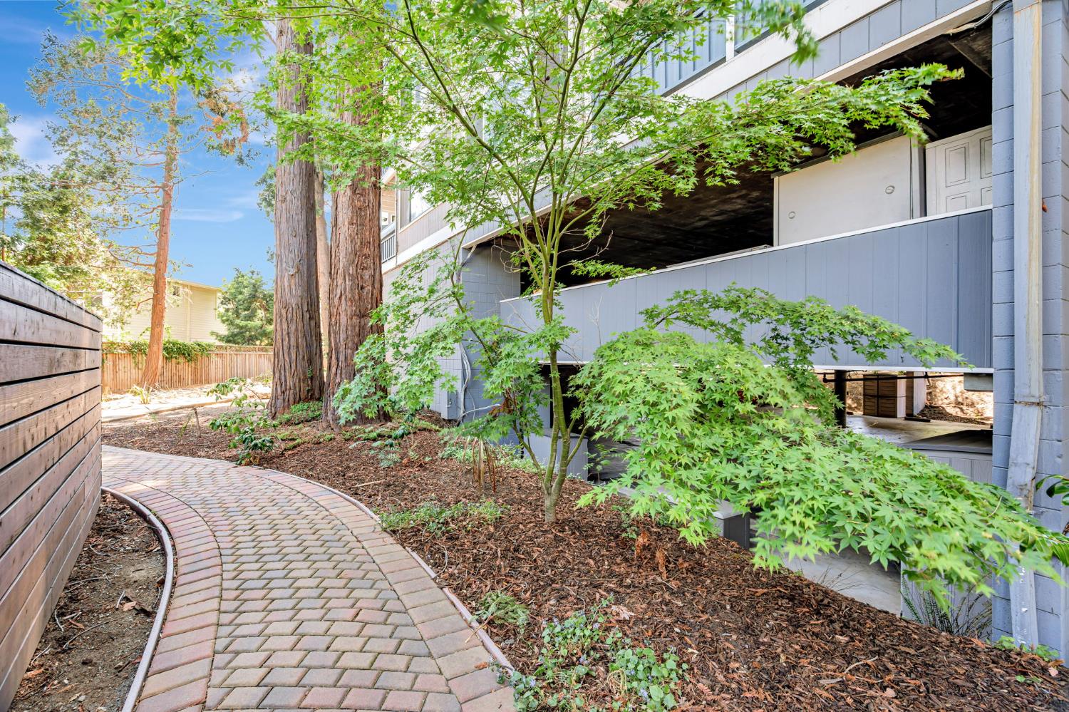 Detail Gallery Image 39 of 44 For 725 Mariposa Ave #102,  Mountain View,  CA 94041 - 2 Beds | 2 Baths