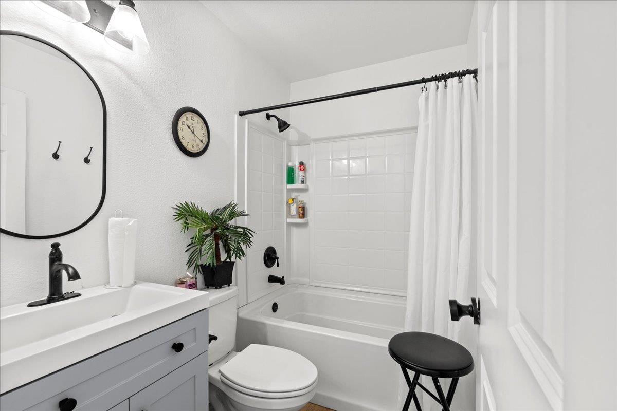 Detail Gallery Image 18 of 24 For 6342 Slippery Creek Ln, Citrus Heights,  CA 95621 - 3 Beds | 2/1 Baths