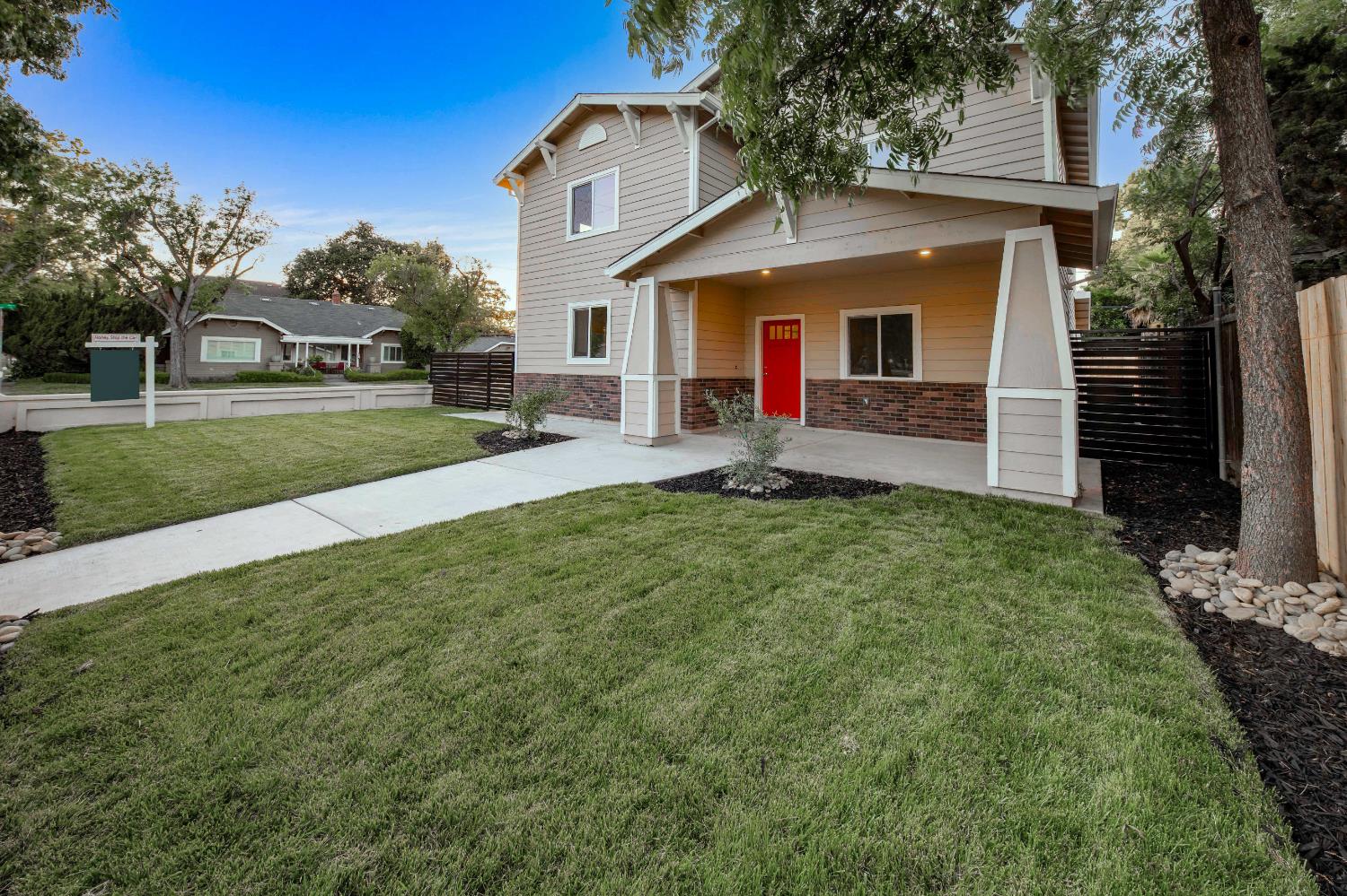 Detail Gallery Image 1 of 54 For 745 W Harding Way, Stockton,  CA 95204 - 5 Beds | 3 Baths