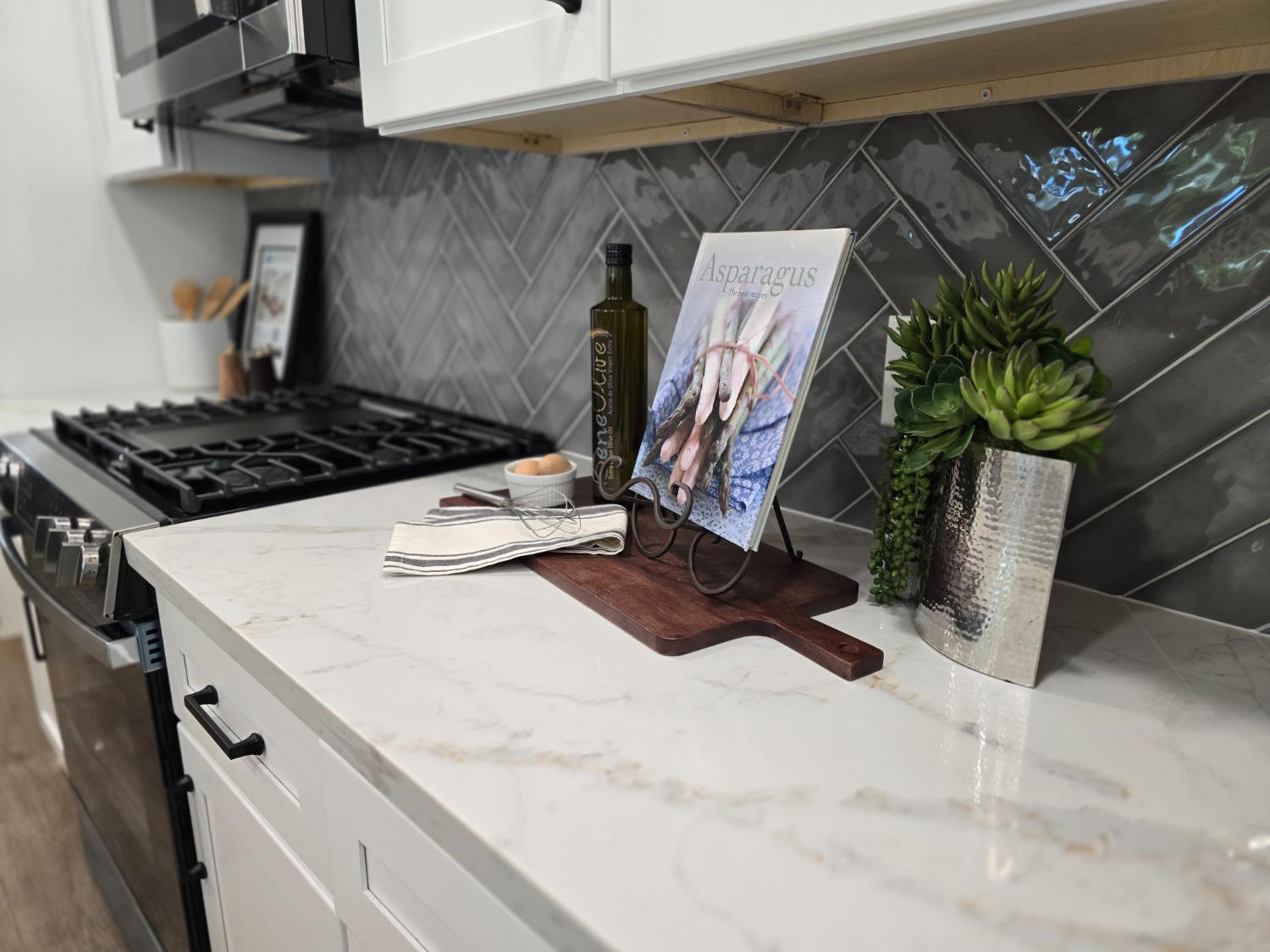 Detail Gallery Image 22 of 45 For 5512 Vahalla Dr, Carmichael,  CA 95608 - 3 Beds | 2 Baths