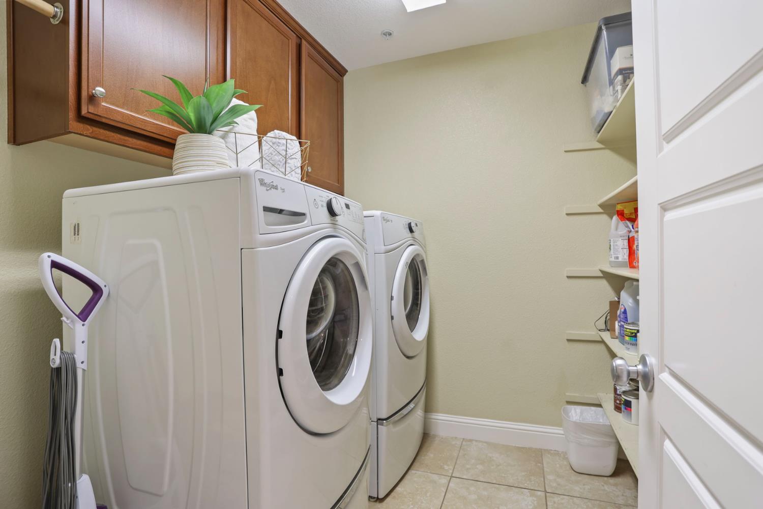 Detail Gallery Image 6 of 50 For 736 Open Range Ave, Lathrop,  CA 95330 - 3 Beds | 3 Baths