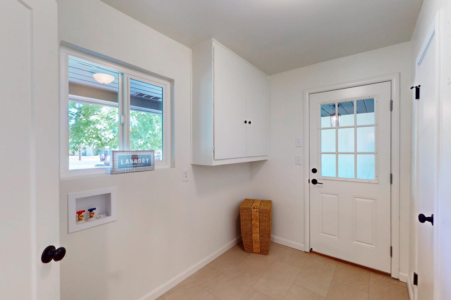 Detail Gallery Image 23 of 56 For 889 Jones Rd, Yuba City,  CA 95991 - 4 Beds | 1/1 Baths