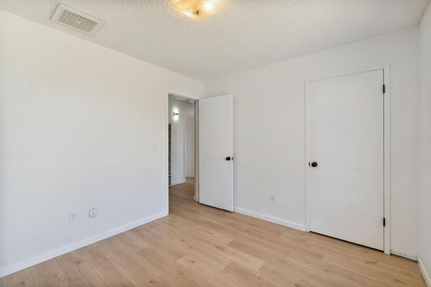 Detail Gallery Image 15 of 22 For 25732 Avenue 17, Madera,  CA 93638 - 3 Beds | 2 Baths