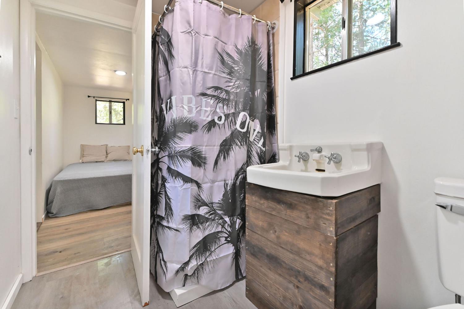 Detail Gallery Image 18 of 31 For 1216 Railroad Flat Rd, Mokelumne Hill,  CA 95245 - 1 Beds | 1 Baths
