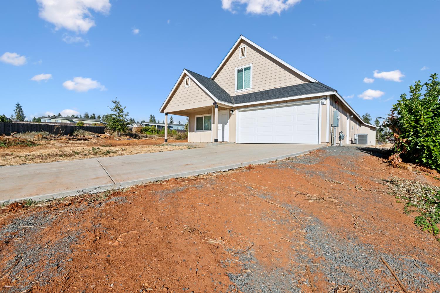 Detail Gallery Image 1 of 30 For 1325 Deodara Way, Paradise,  CA 95969 - 3 Beds | 2/1 Baths