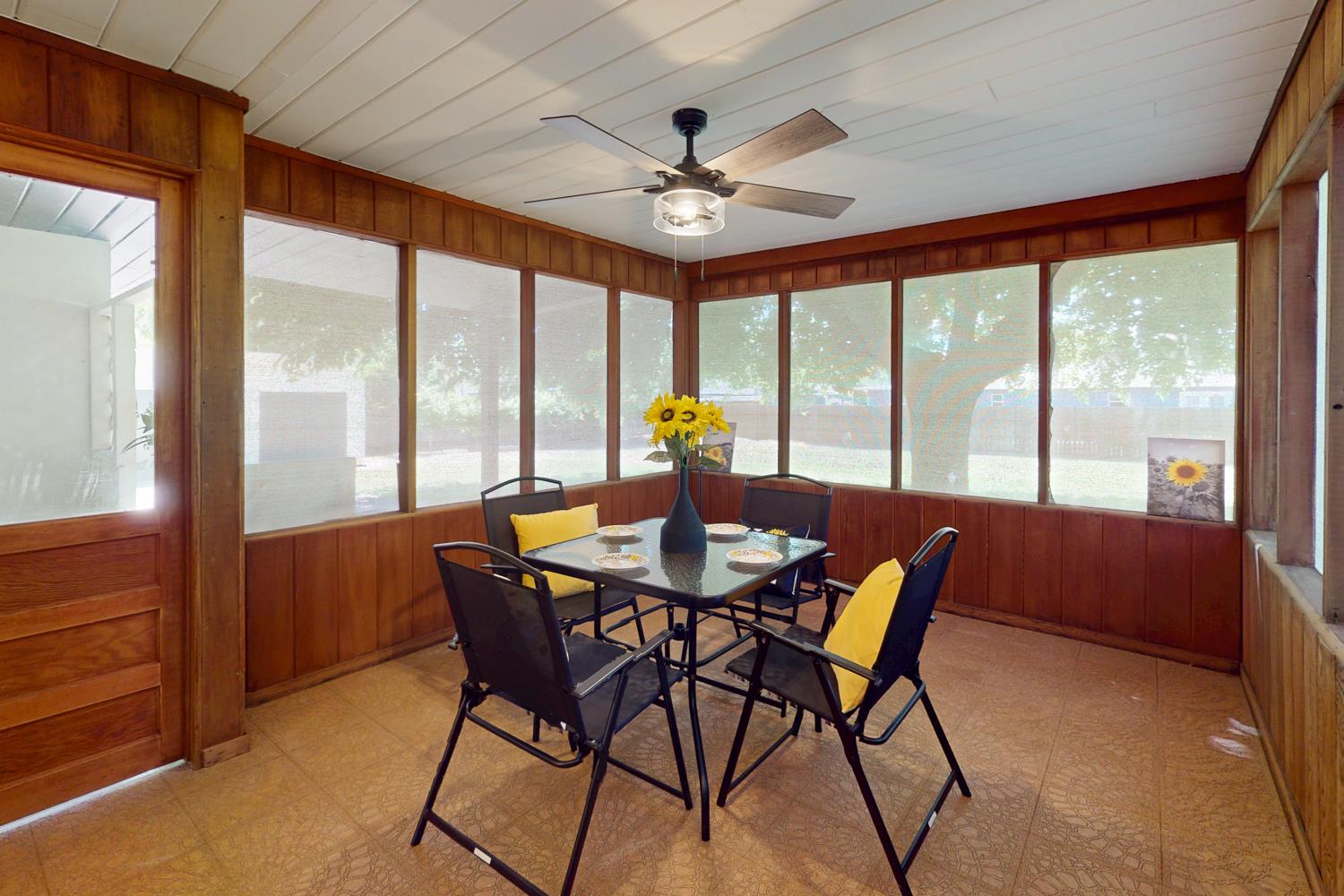 Detail Gallery Image 17 of 56 For 889 Jones Rd, Yuba City,  CA 95991 - 4 Beds | 1/1 Baths
