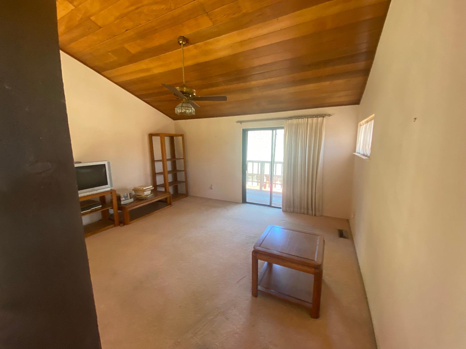 Detail Gallery Image 24 of 34 For 786 Colorado Ave, South Lake Tahoe,  CA 96150 - 3 Beds | 2 Baths
