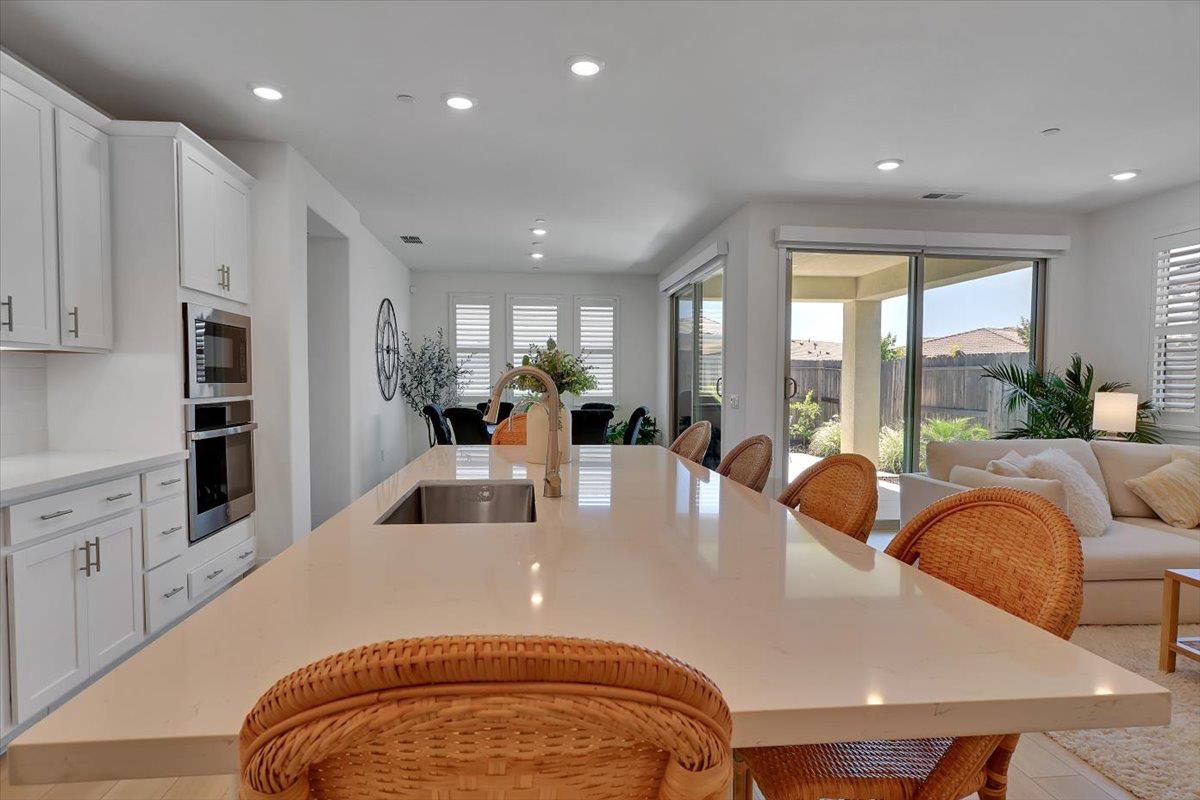 Detail Gallery Image 8 of 33 For 4486 Palencia Pl, El Dorado Hills,  CA 95762 - 3 Beds | 3 Baths