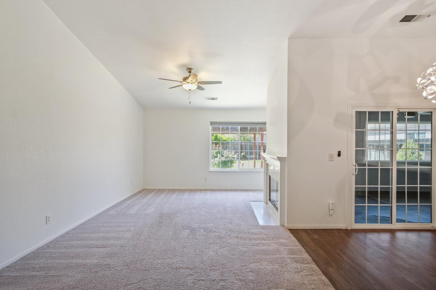 Detail Gallery Image 9 of 26 For 1249 Joett Dr, Turlock,  CA 95380 - 3 Beds | 2 Baths