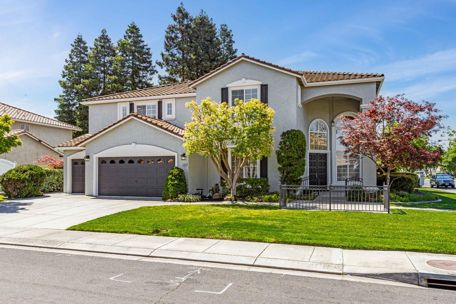 Detail Gallery Image 5 of 70 For 2520 Mira Vista Ct, Modesto,  CA 95356 - 5 Beds | 3 Baths