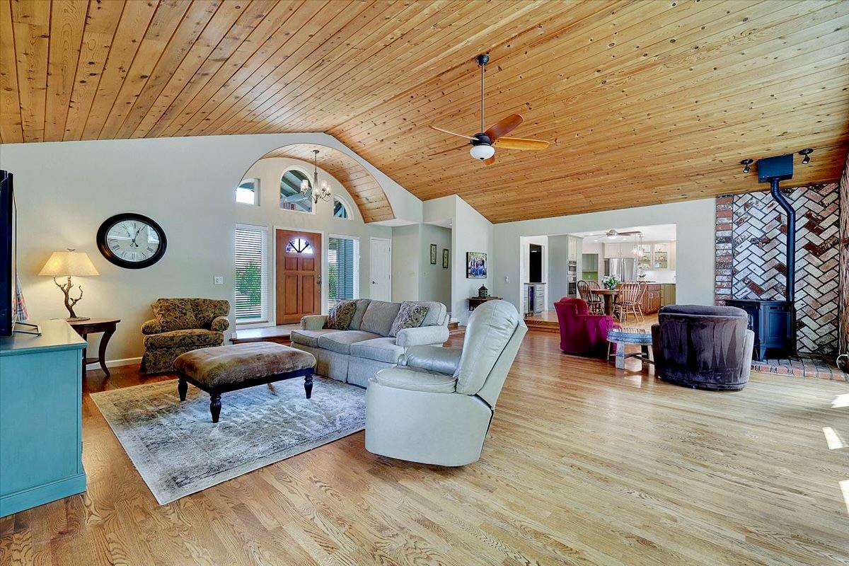 Detail Gallery Image 11 of 62 For 614 Saddleback Dr, Marysville,  CA 95901 - 3 Beds | 2/1 Baths