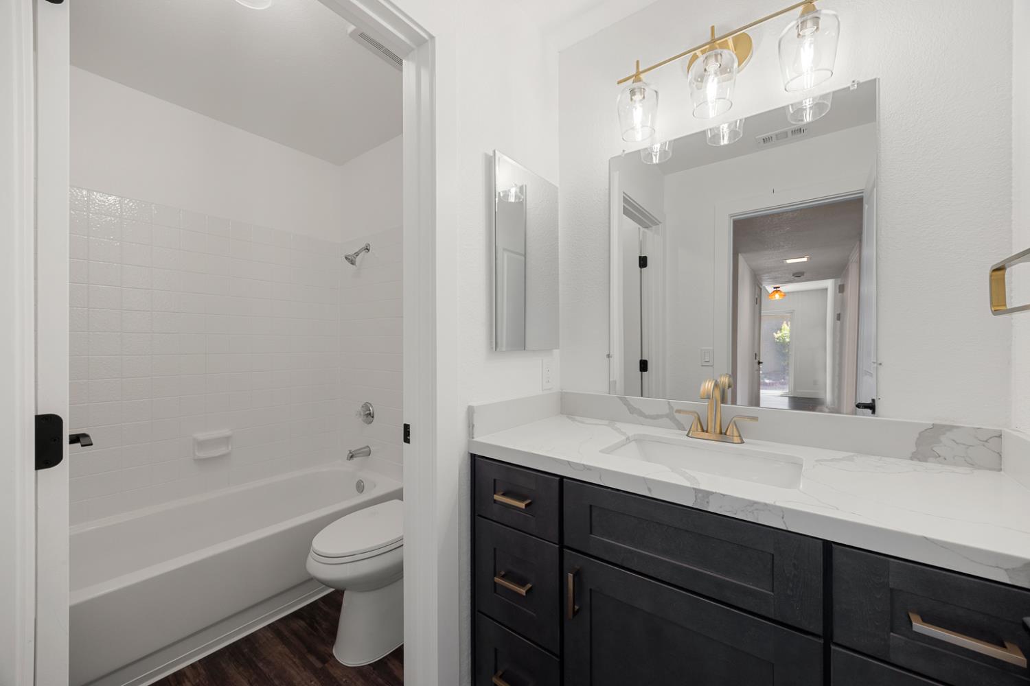 Detail Gallery Image 14 of 25 For 7226 Eminent Ct, Sacramento,  CA 95842 - 3 Beds | 2 Baths