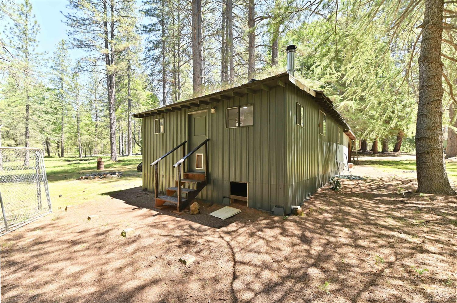 Detail Gallery Image 27 of 31 For 1216 Railroad Flat Rd, Mokelumne Hill,  CA 95245 - 1 Beds | 1 Baths