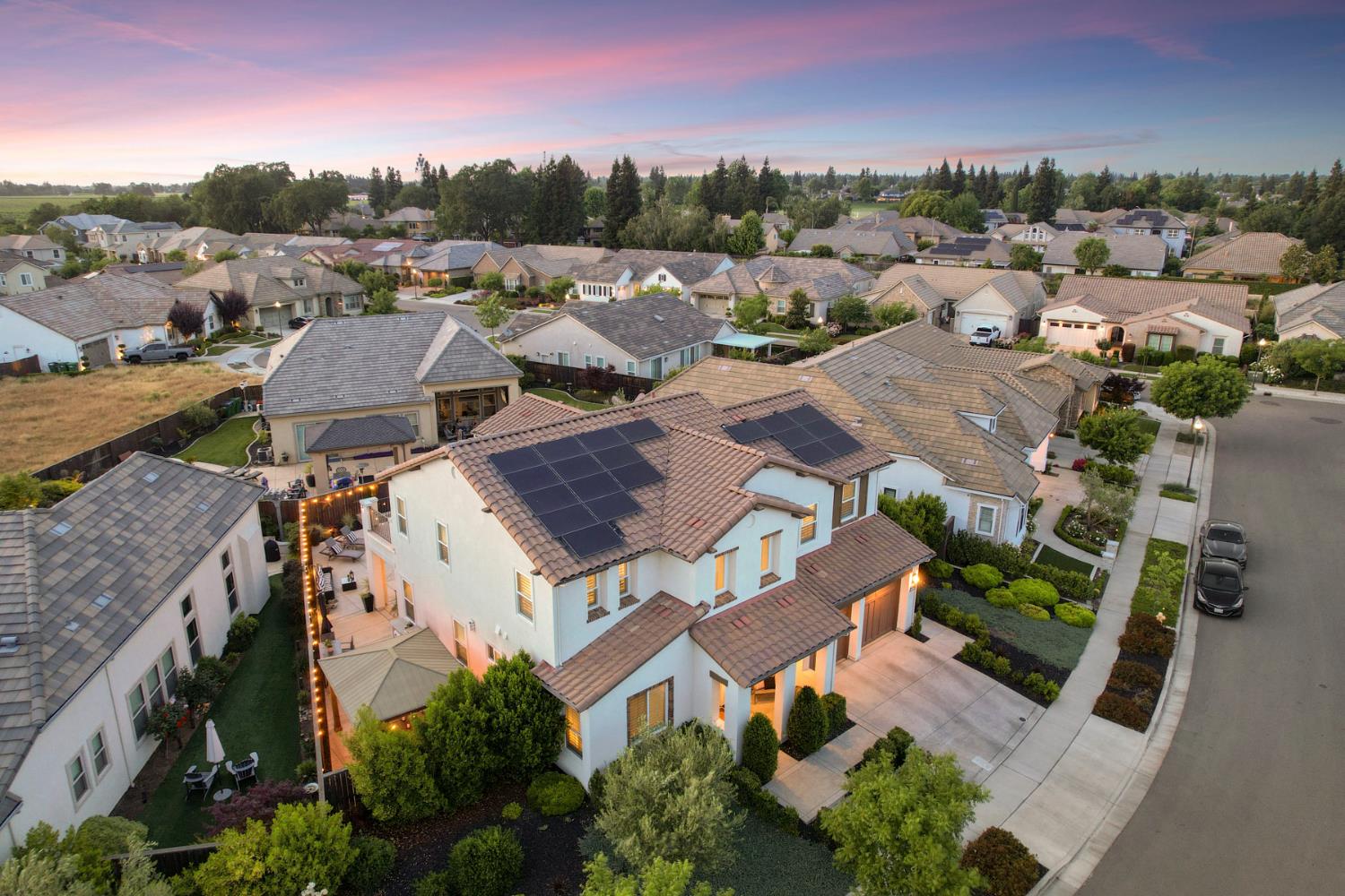 Detail Gallery Image 3 of 75 For 3021 Belmont Dr, Lodi,  CA 95242 - 5 Beds | 3/1 Baths
