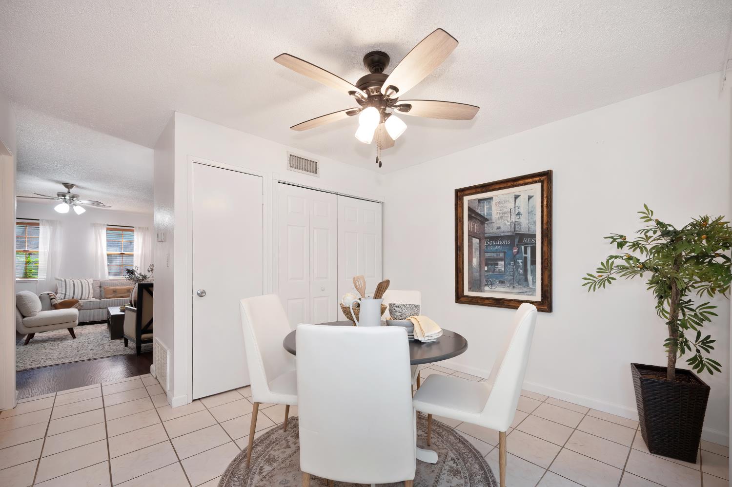 Detail Gallery Image 12 of 29 For 10849 Coloma Rd #2,  Rancho Cordova,  CA 95670 - 3 Beds | 2/1 Baths
