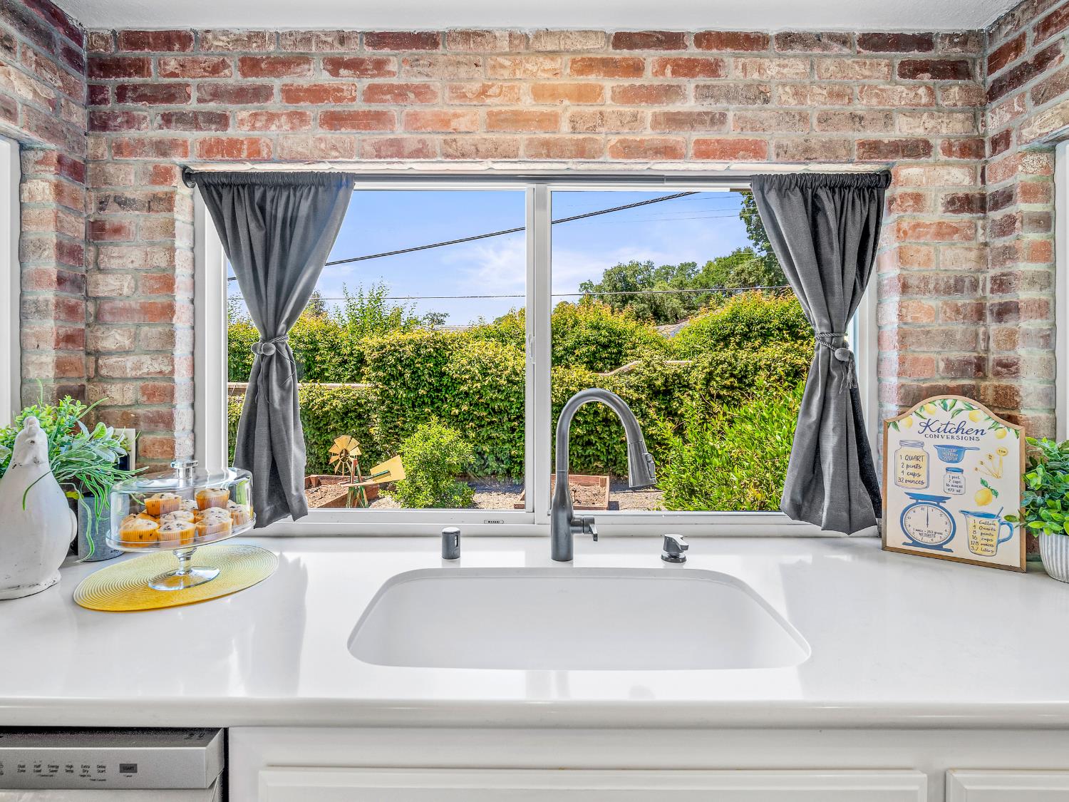 Detail Gallery Image 15 of 44 For 3400 Raben Way, Cameron Park,  CA 95682 - 4 Beds | 2/1 Baths