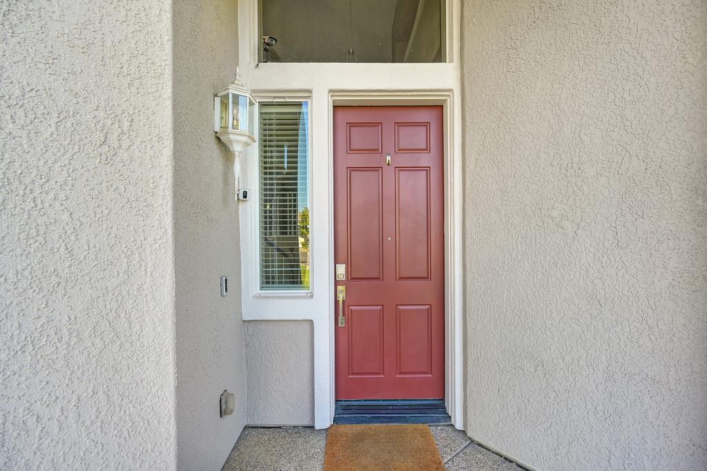 Detail Gallery Image 5 of 52 For 11886 Fire Agate Way, Rancho Cordova,  CA 95742 - 4 Beds | 3 Baths