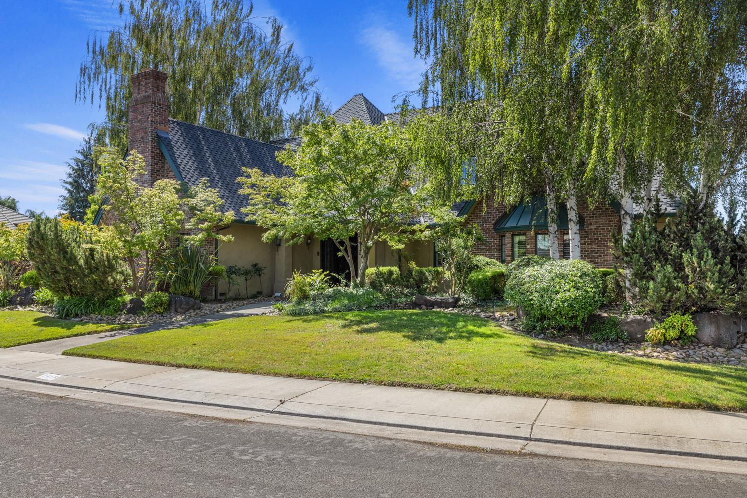Detail Gallery Image 2 of 81 For 2410 Brittany Ct, Lodi,  CA 95242 - 4 Beds | 4/1 Baths