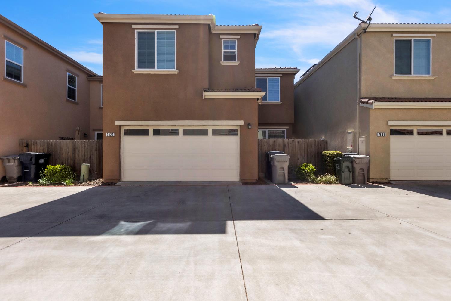 Detail Gallery Image 6 of 27 For 7829 Acorri Walk, Sacramento,  CA 95823 - 3 Beds | 2/1 Baths