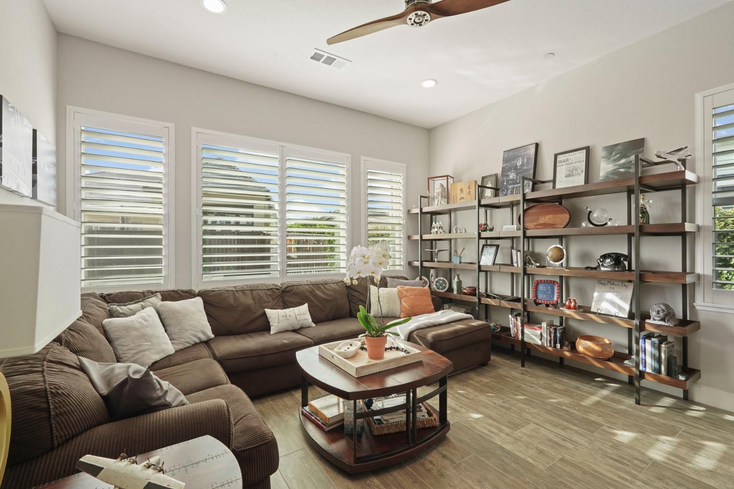 Detail Gallery Image 30 of 75 For 3021 Belmont Dr, Lodi,  CA 95242 - 5 Beds | 3/1 Baths
