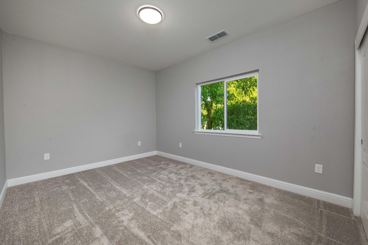Detail Gallery Image 20 of 54 For 745 W Harding Way, Stockton,  CA 95204 - 5 Beds | 3 Baths