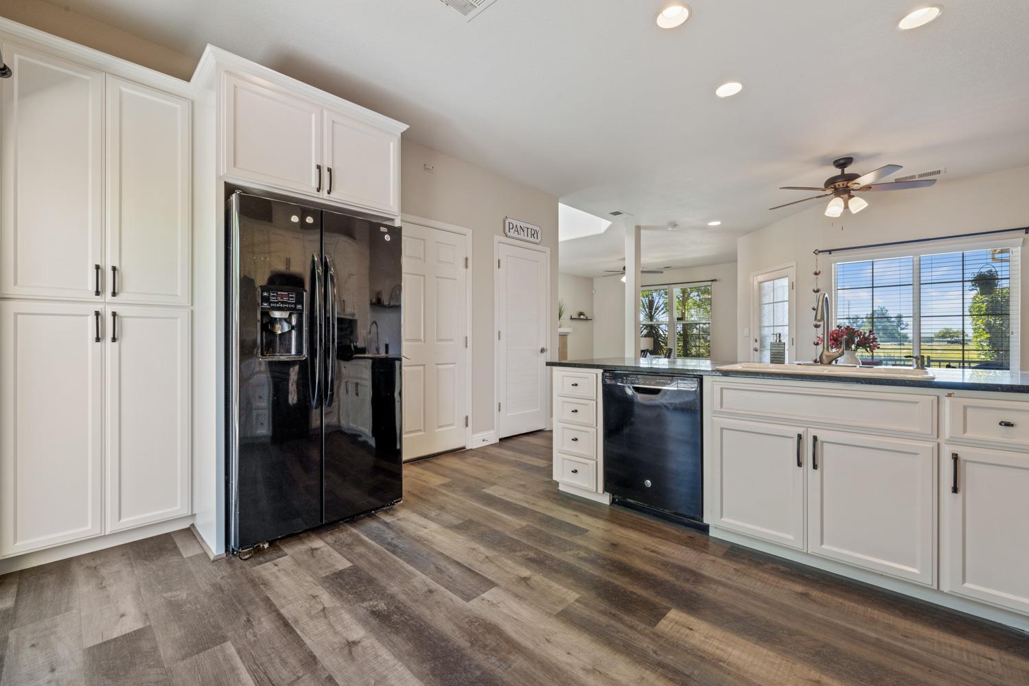 Detail Gallery Image 16 of 40 For 5301 Darpinian Ct, Riverbank,  CA 95367 - 3 Beds | 2/1 Baths