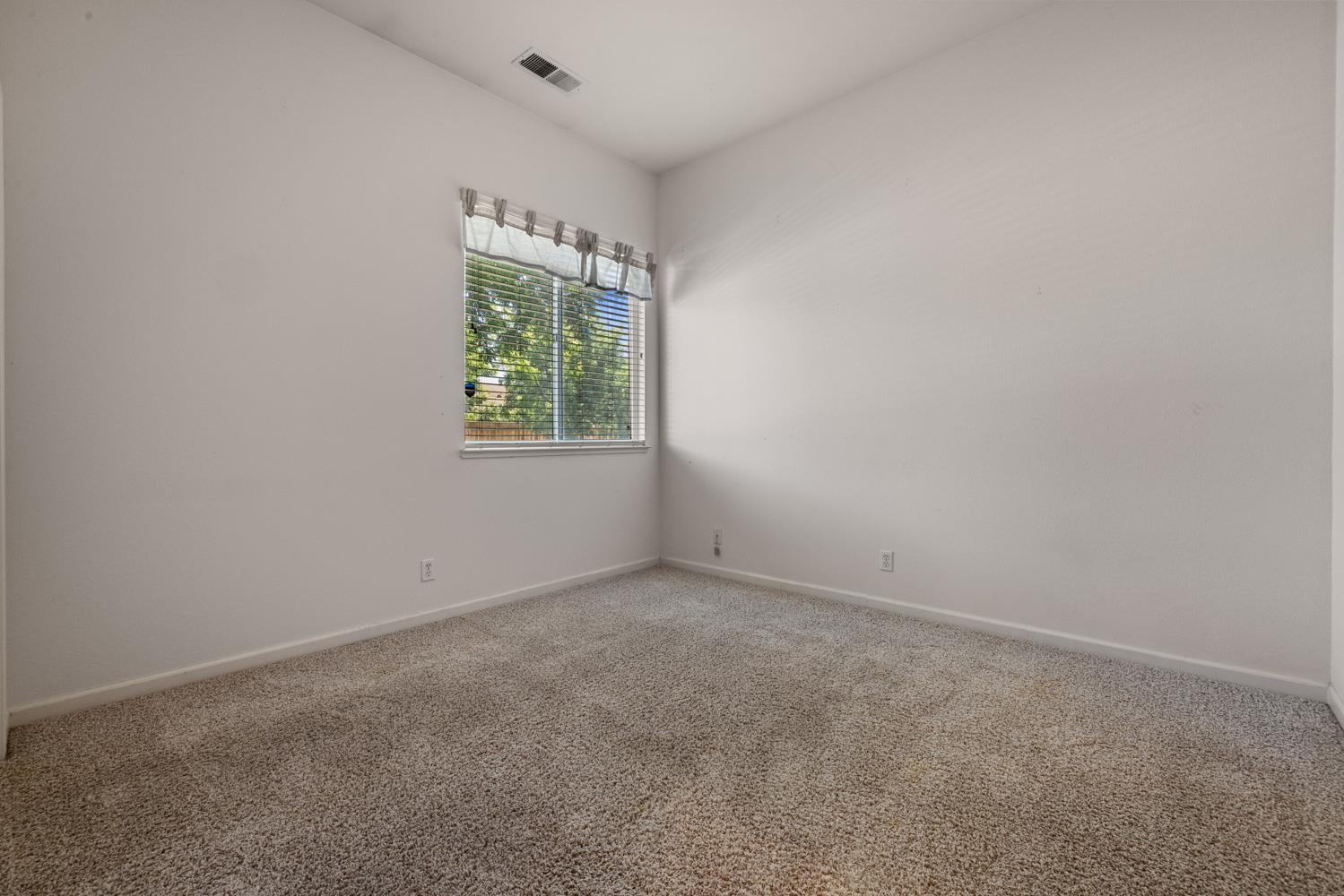 Detail Gallery Image 12 of 40 For 2264 Autumn Moon Way, Turlock,  CA 95382 - 4 Beds | 3 Baths