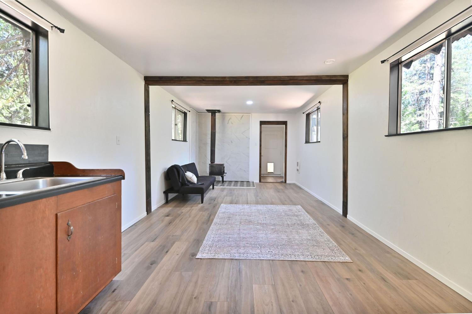 Detail Gallery Image 5 of 31 For 1216 Railroad Flat Rd, Mokelumne Hill,  CA 95245 - 1 Beds | 1 Baths