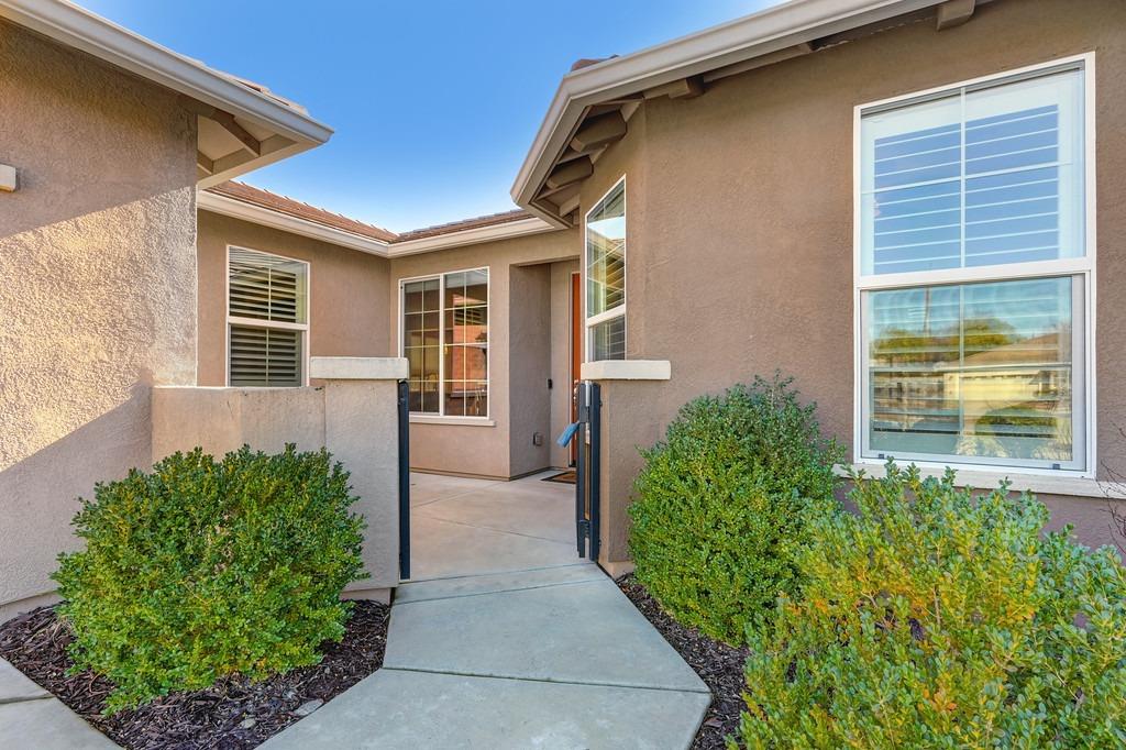 Detail Gallery Image 6 of 48 For 3635 Arden Villa Pl, Roseville,  CA 95747 - 4 Beds | 2/1 Baths