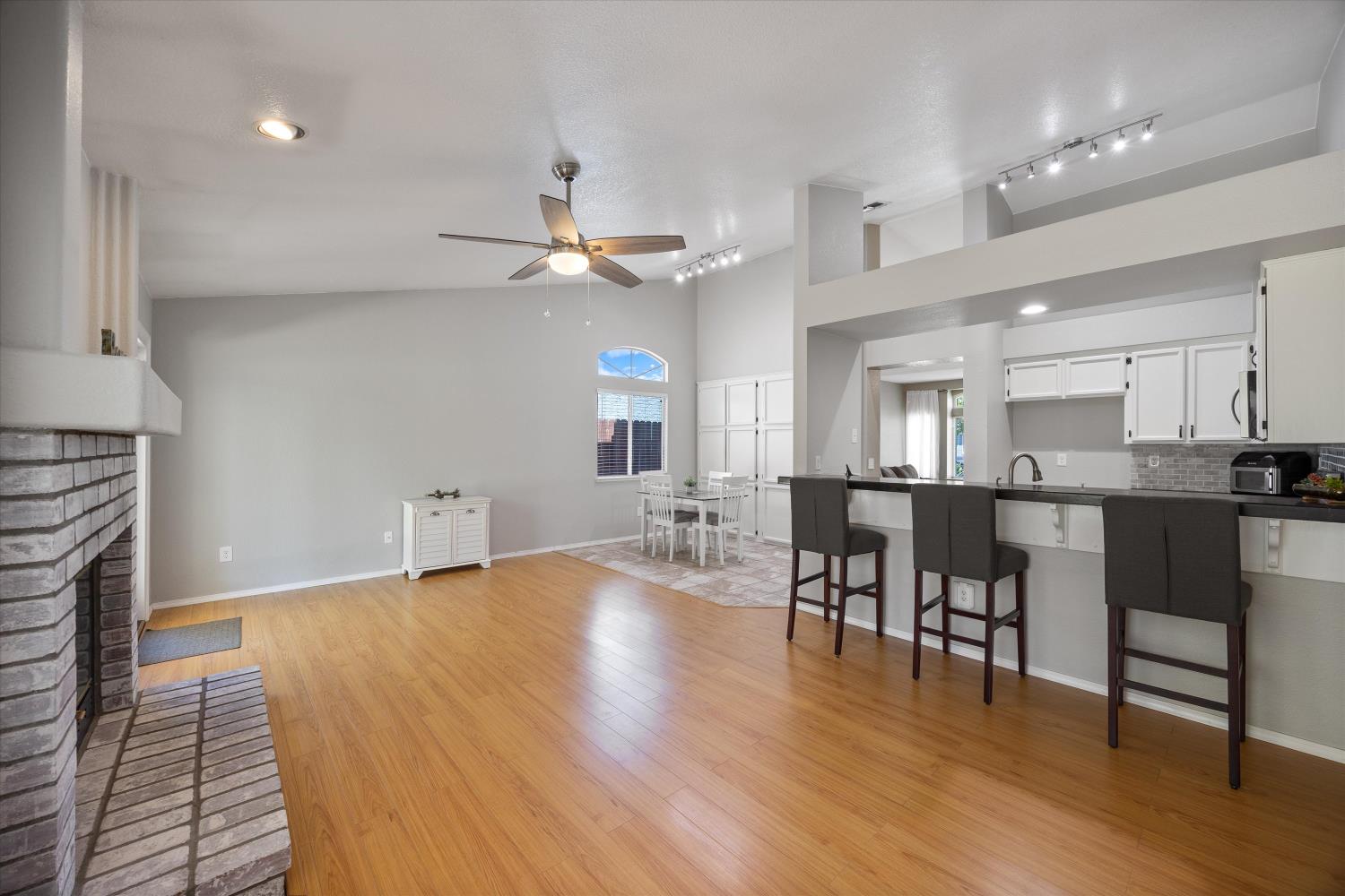 Detail Gallery Image 14 of 31 For 8345 Clear Corrie Ct, Antelope,  CA 95843 - 4 Beds | 2 Baths