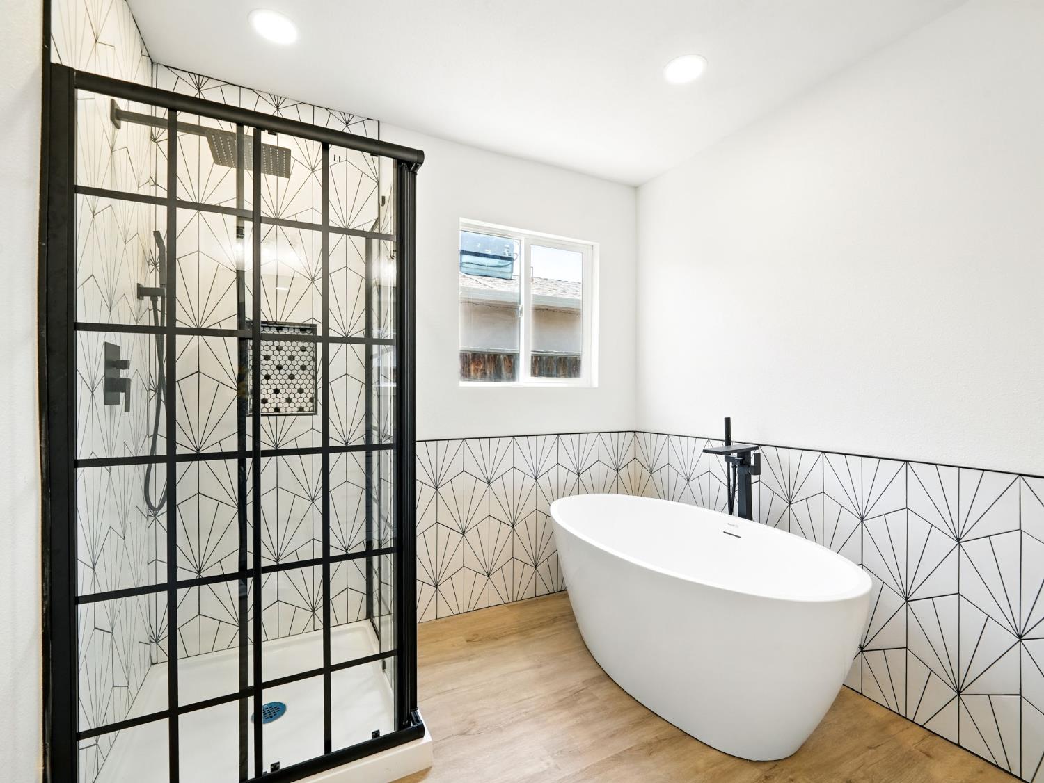 Detail Gallery Image 7 of 22 For 1170 Aster Ln, Livermore,  CA 94551 - 3 Beds | 2 Baths