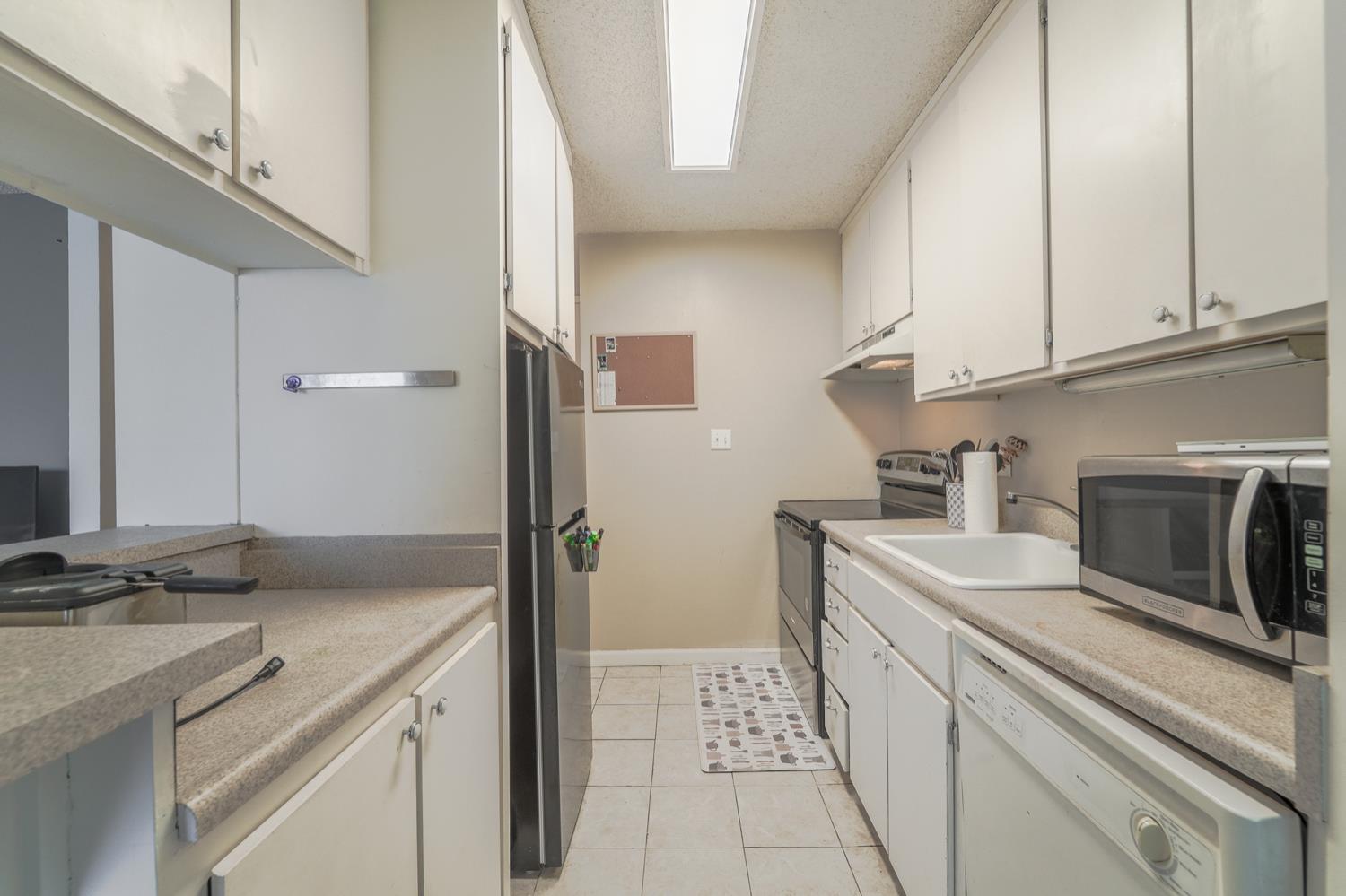 Detail Gallery Image 15 of 31 For 1036 Oak Grove Rd #86,  Concord,  CA 94518 - 1 Beds | 1 Baths